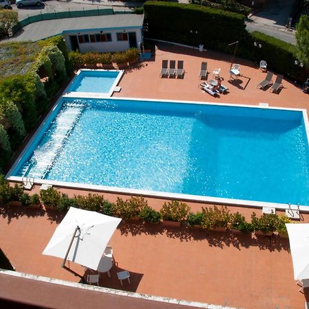 Hotel Touring Фальконара-Мариттима Экстерьер фото
