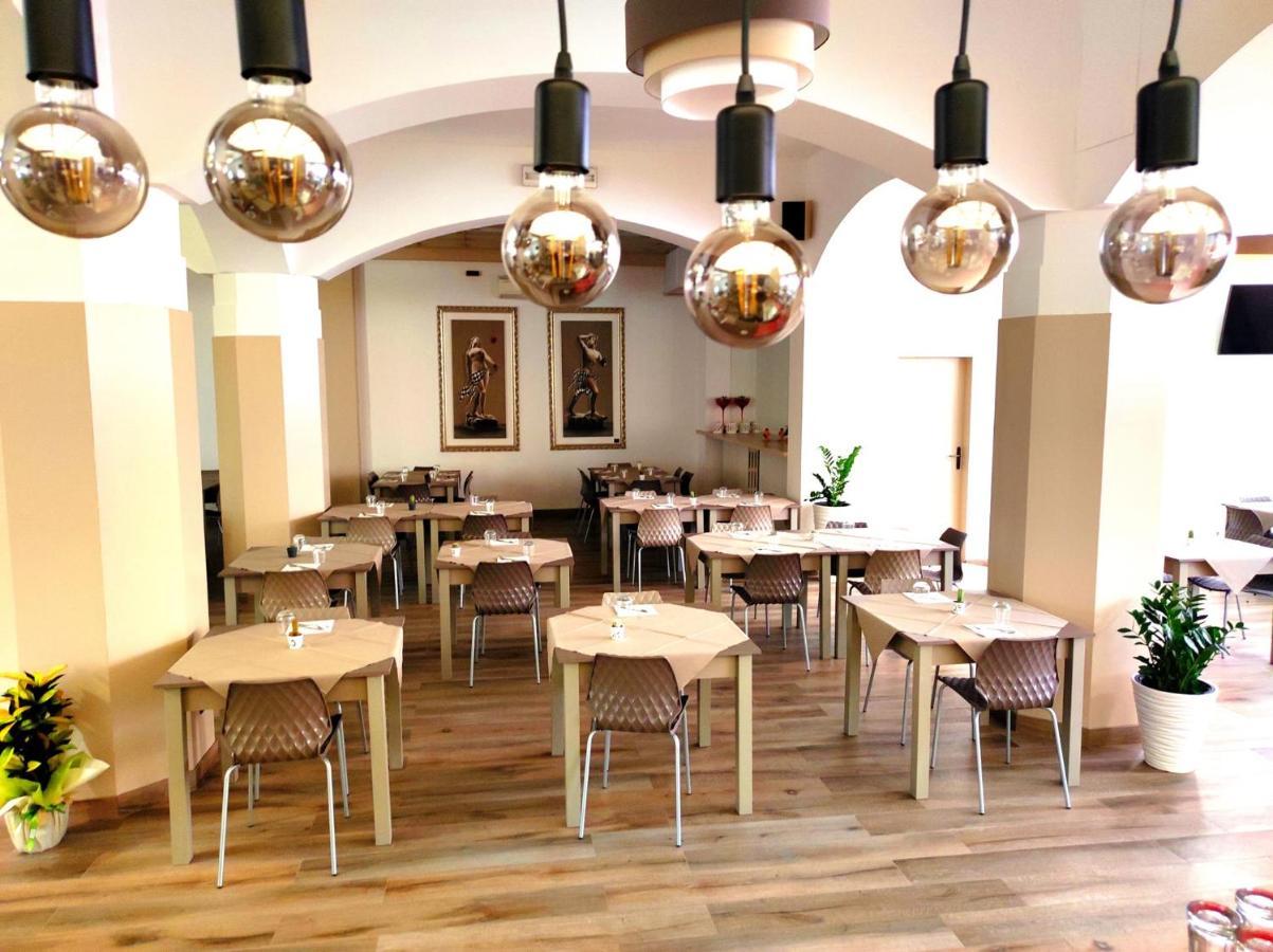Hotel Touring Фальконара-Мариттима Экстерьер фото