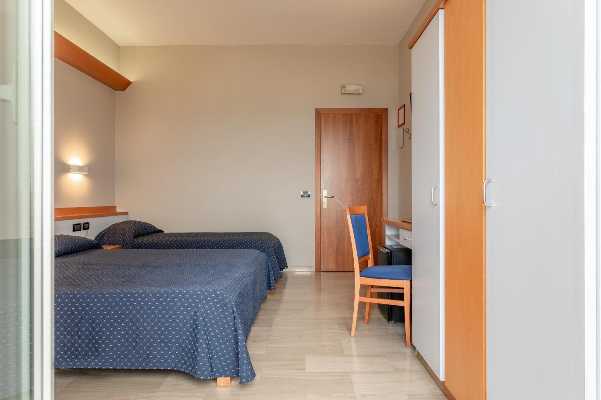 Hotel Touring Фальконара-Мариттима Экстерьер фото