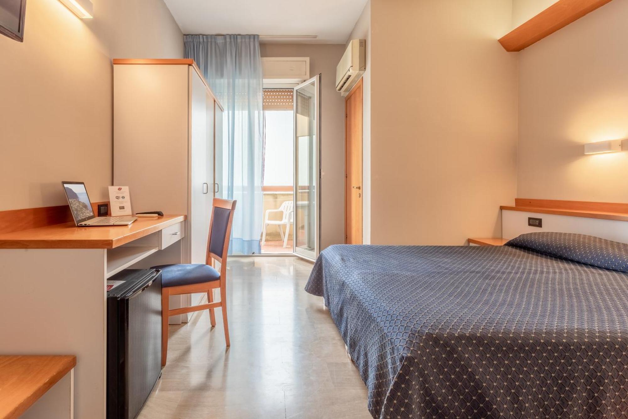 Hotel Touring Фальконара-Мариттима Экстерьер фото