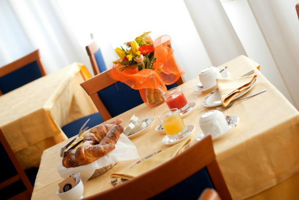 Hotel Touring Фальконара-Мариттима Экстерьер фото
