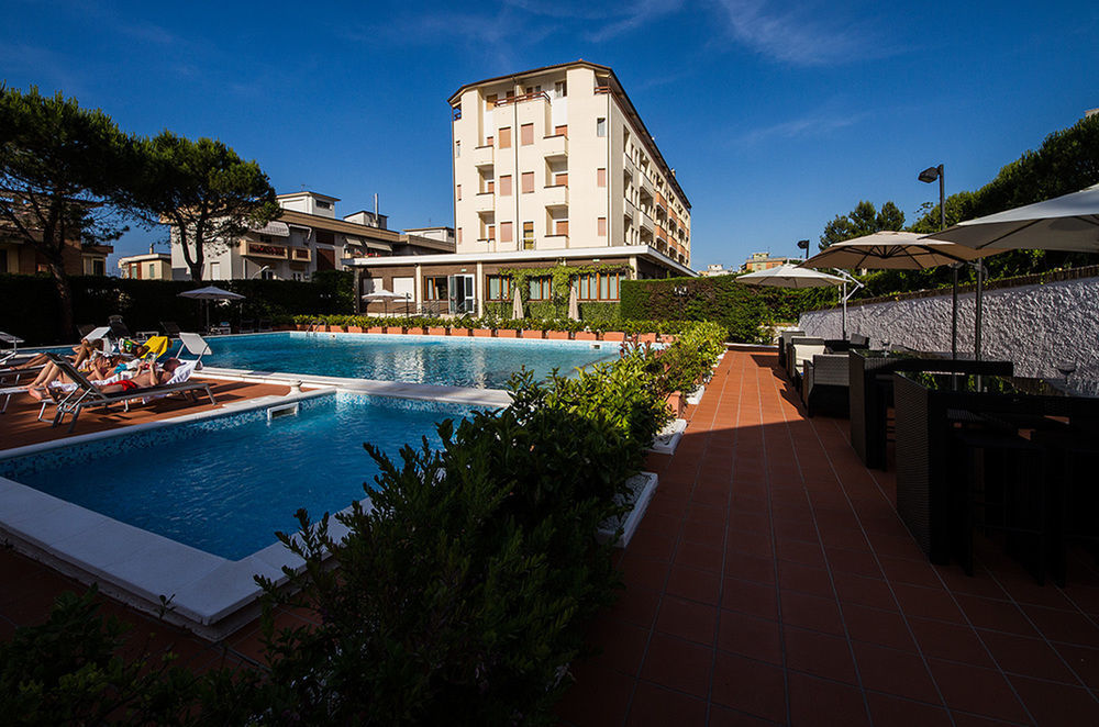 Hotel Touring Фальконара-Мариттима Экстерьер фото