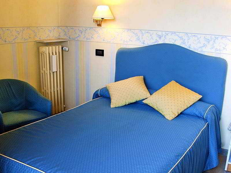 Hotel Touring Фальконара-Мариттима Экстерьер фото