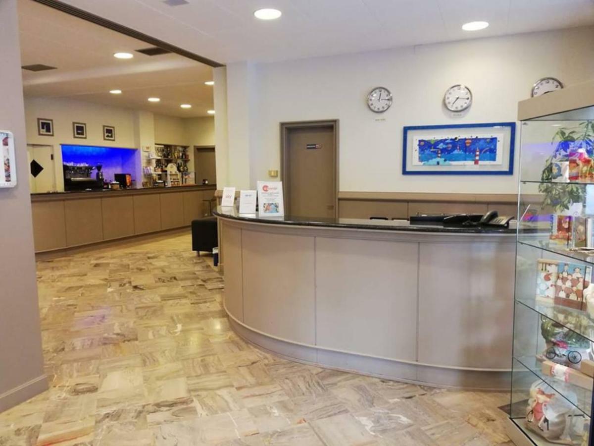 Hotel Touring Фальконара-Мариттима Экстерьер фото